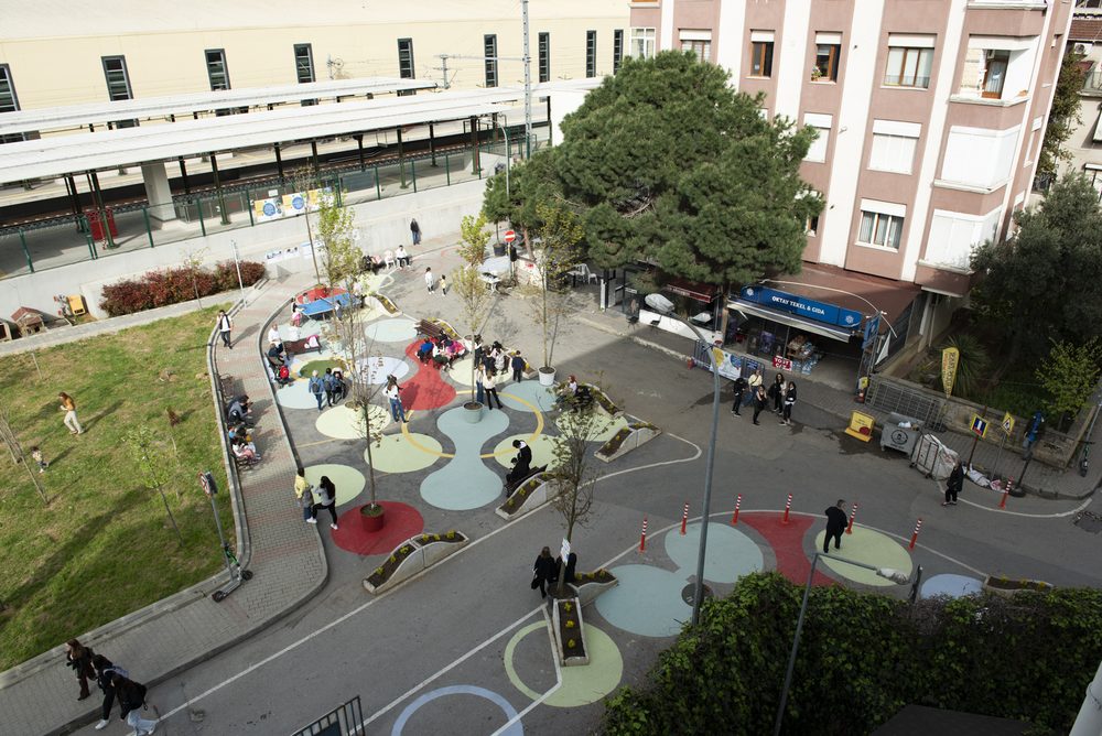 Yalı Square and Bike Path
